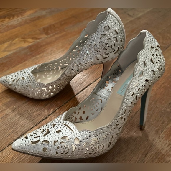 Betsey Johnson Elsa Heels - Picture 9 of 13